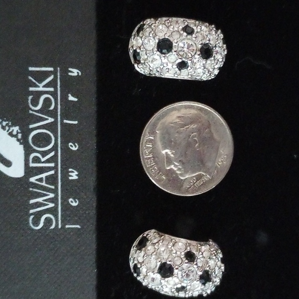 Swarovski Crystal Pierced Earrings - Picture 4 of 4